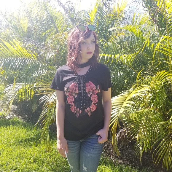 Glamvault Tops - Black V-Neck Lace Up Top with Roses